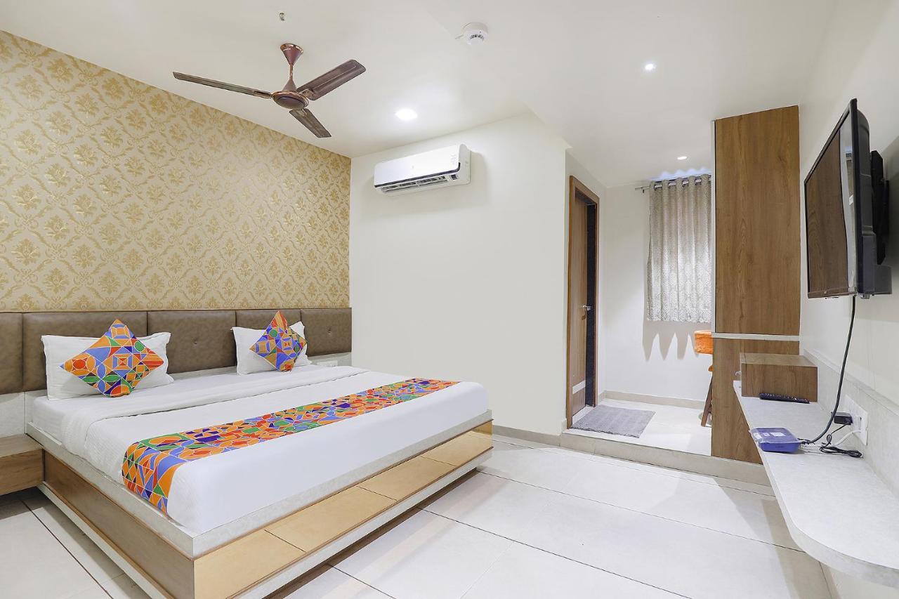 Fabhotel Bharosa Inn Ahmedabad Exteriör bild